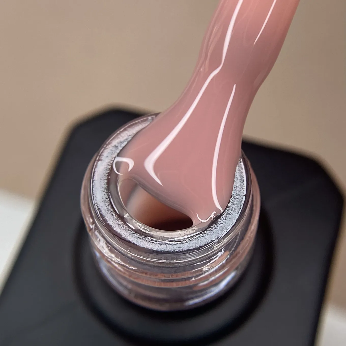 Каучуковая база Nika Zemlyanikina Rubber base Soft Beige, 15 мл