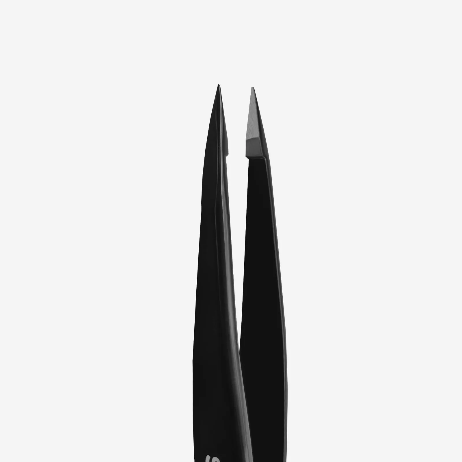 Пинцет для бровей Staleks Expert 11 TYPE 5b (точечный), черный