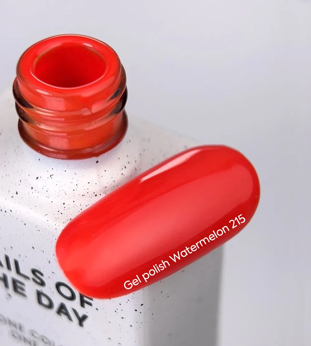 гель-лак NAILSOFTHEDAY Watermelon-215  — насичений коралово-червоний, 10 мл