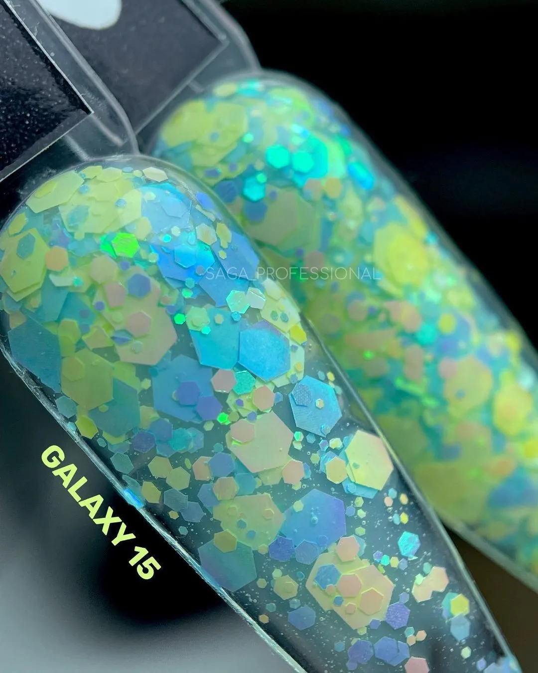 Гель Saga Professional Galaxy Glitter №15, 8 мл