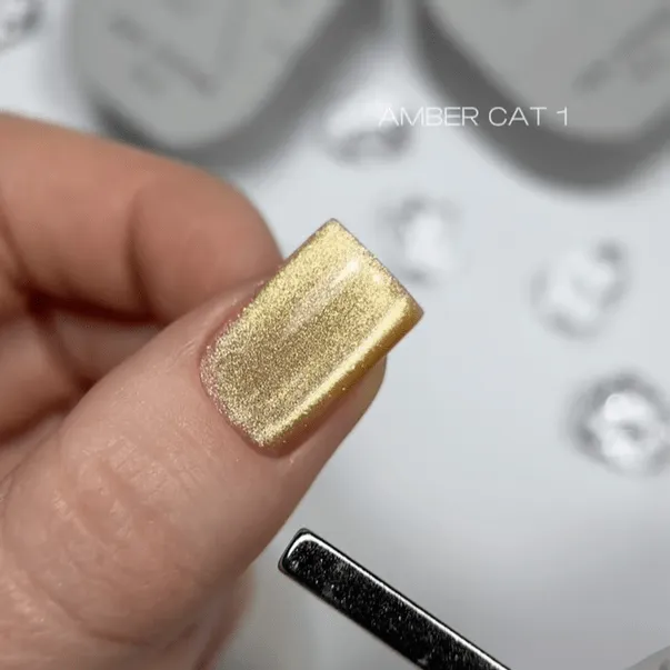 Гель-лак Saga Professional Amber Cat №1, 10 мл