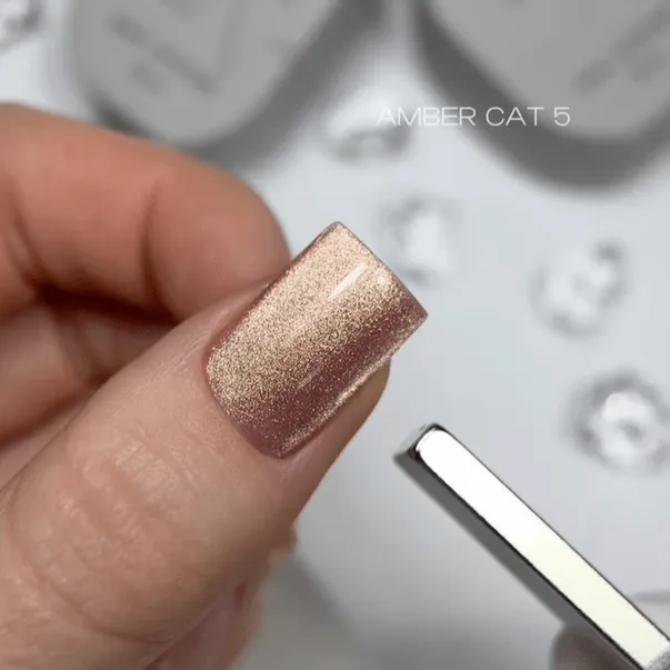 Гель-лак Saga Professional Amber Cat №5, 10 мл