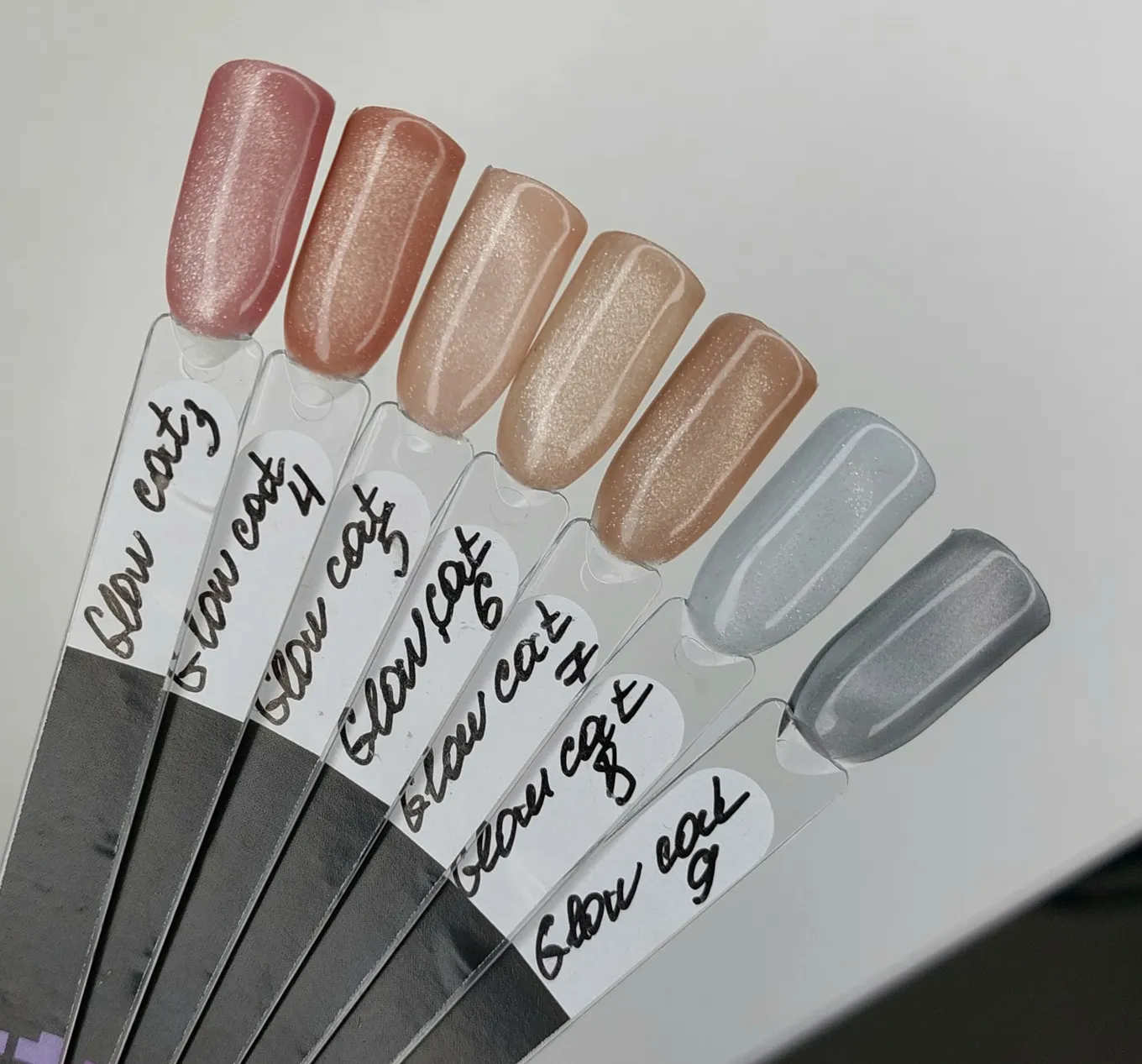 Гель-лак Saga Professional Glow Cat №9, 10 мл