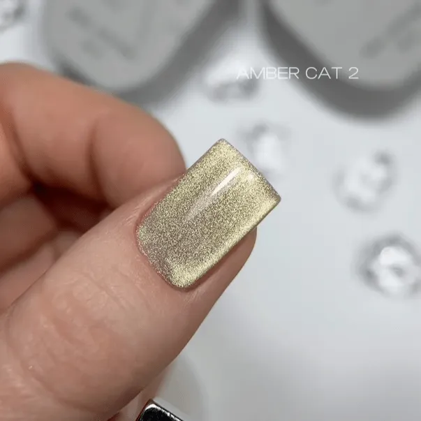 Гель-лак Saga Professional Amber Cat №2, 10 мл