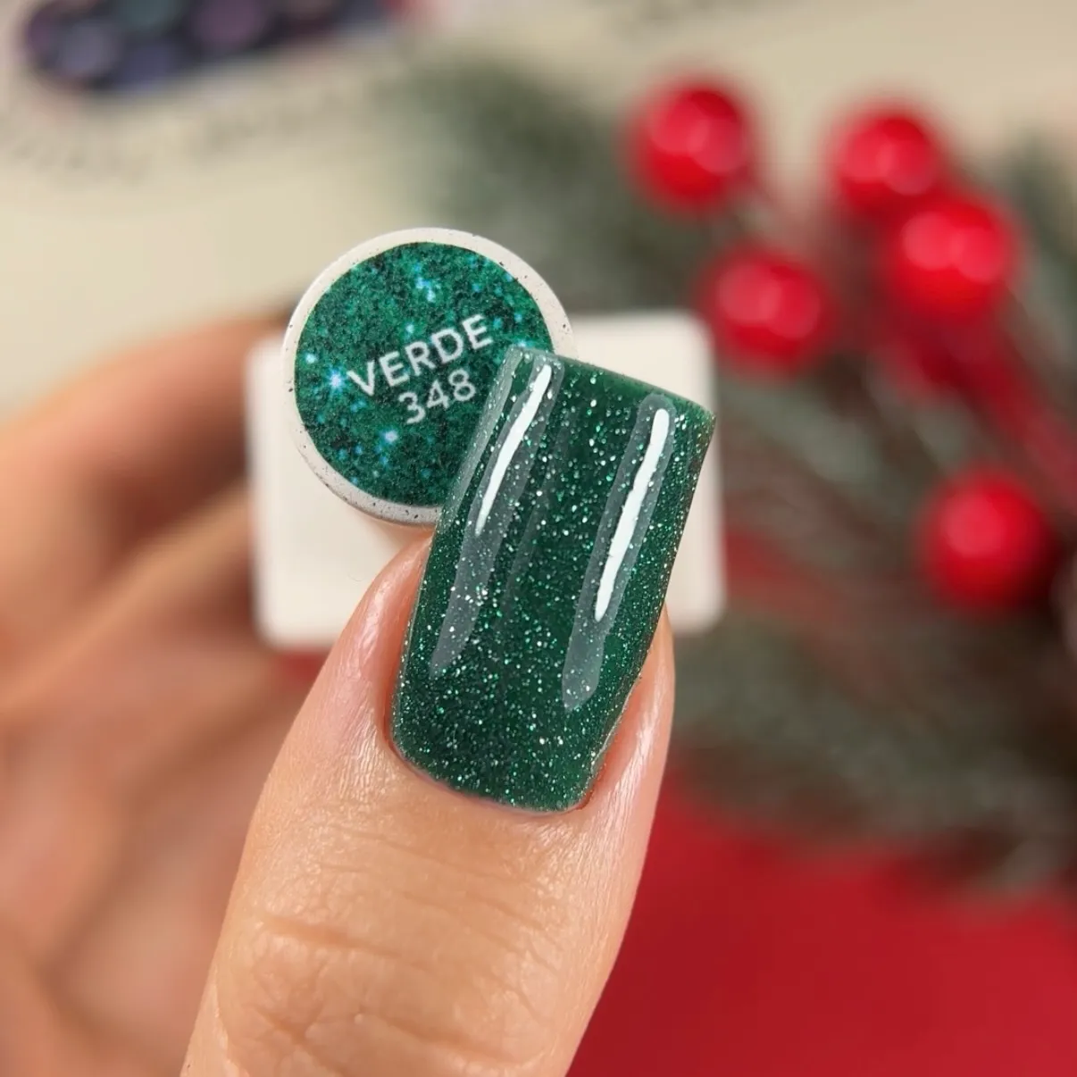 Гель-лак NAILSOFTHENIGHT Verde — зелений №348, 10 мл