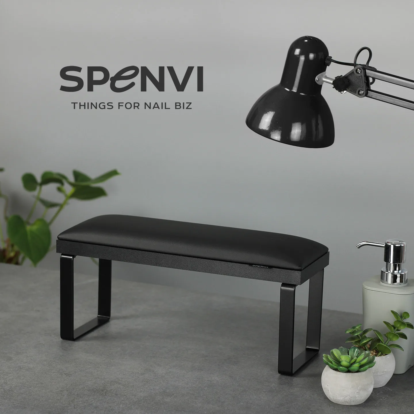 Подлокотник для маникюра Loft на черных металлических ножках Total Black